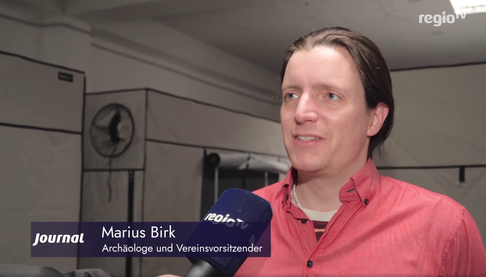 Legaler Anbau: Rostocker Cannabisclub nimmt Fahrt auf Cannabis anbauen – lange war das nur im Verborgenen möglich. Seit der Teillegalisierung geht das jetzt auch ganz offiziell. In Rostock nutzt ein Cannabisclub genau diese Chance und startet mit dem eigenen Anbau. Wir waren beim Start dabei und und haben den ersten Schritt begleitet.